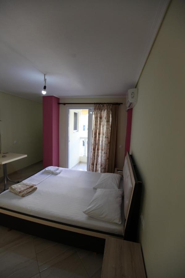 Angjelo Apartments Sarande Bagian luar foto