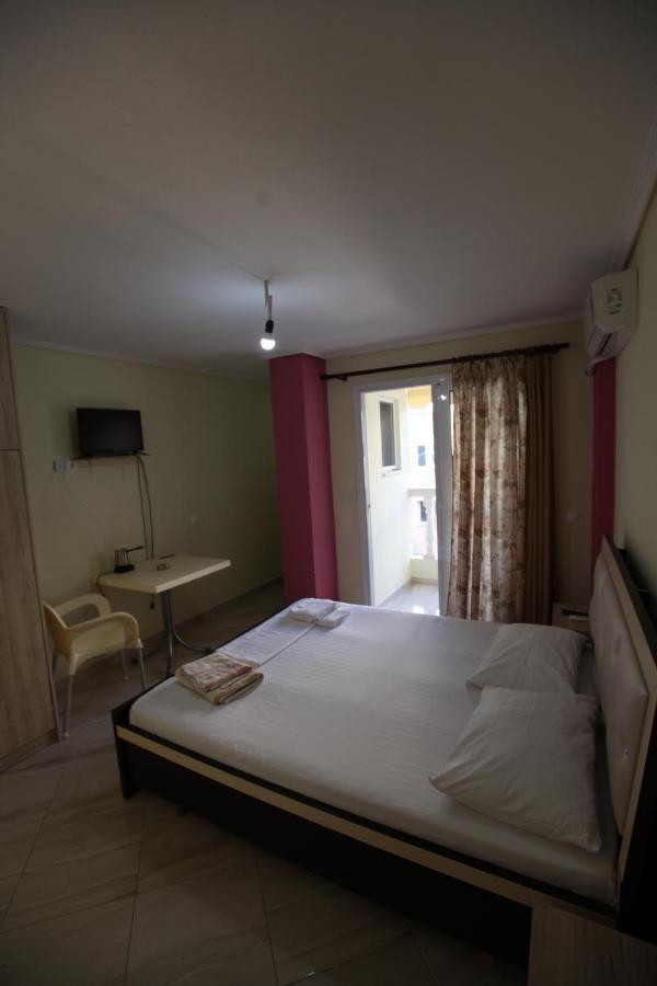 Angjelo Apartments Sarande Bagian luar foto