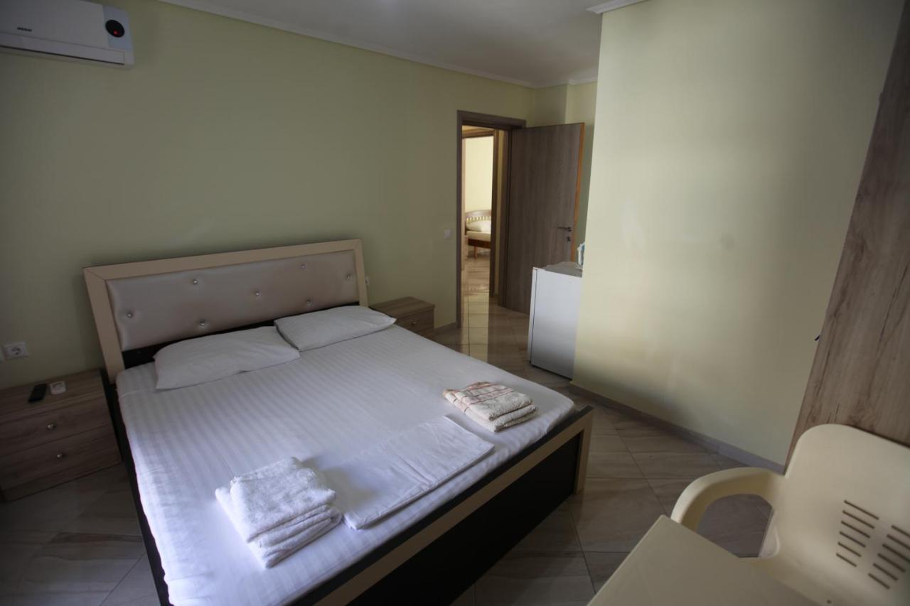 Angjelo Apartments Sarande Bagian luar foto