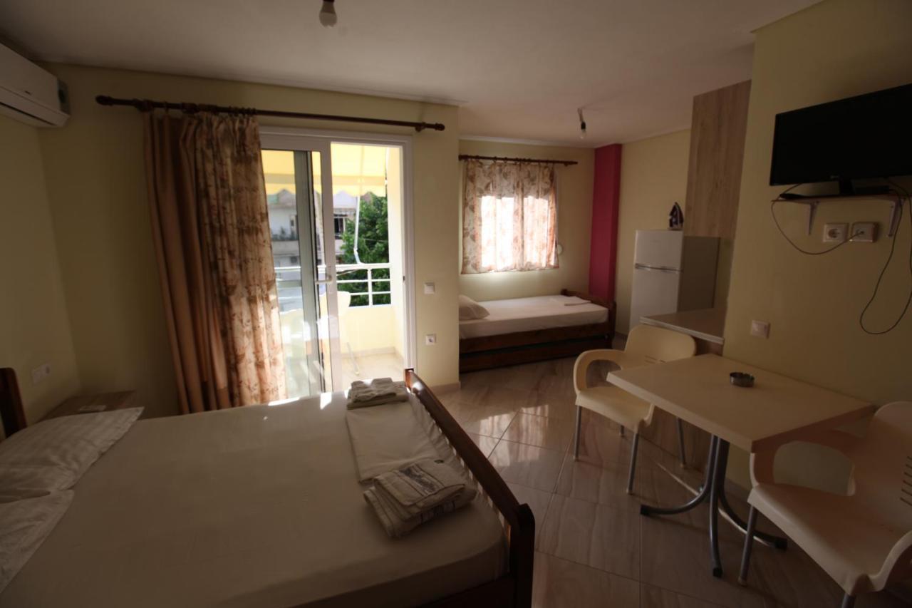 Angjelo Apartments Sarande Bagian luar foto