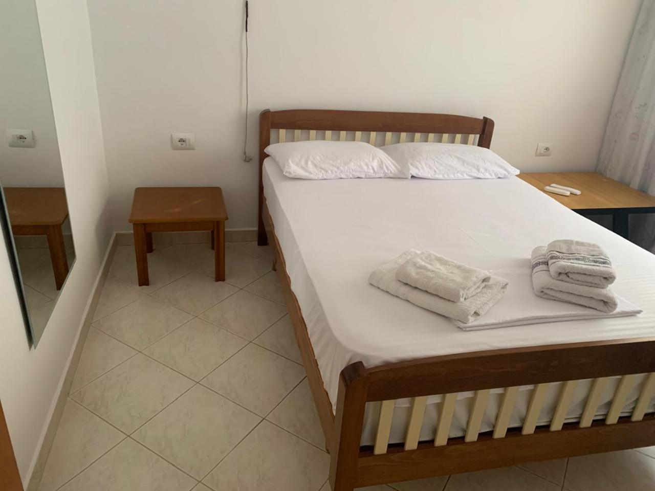 Angjelo Apartments Sarande Bagian luar foto