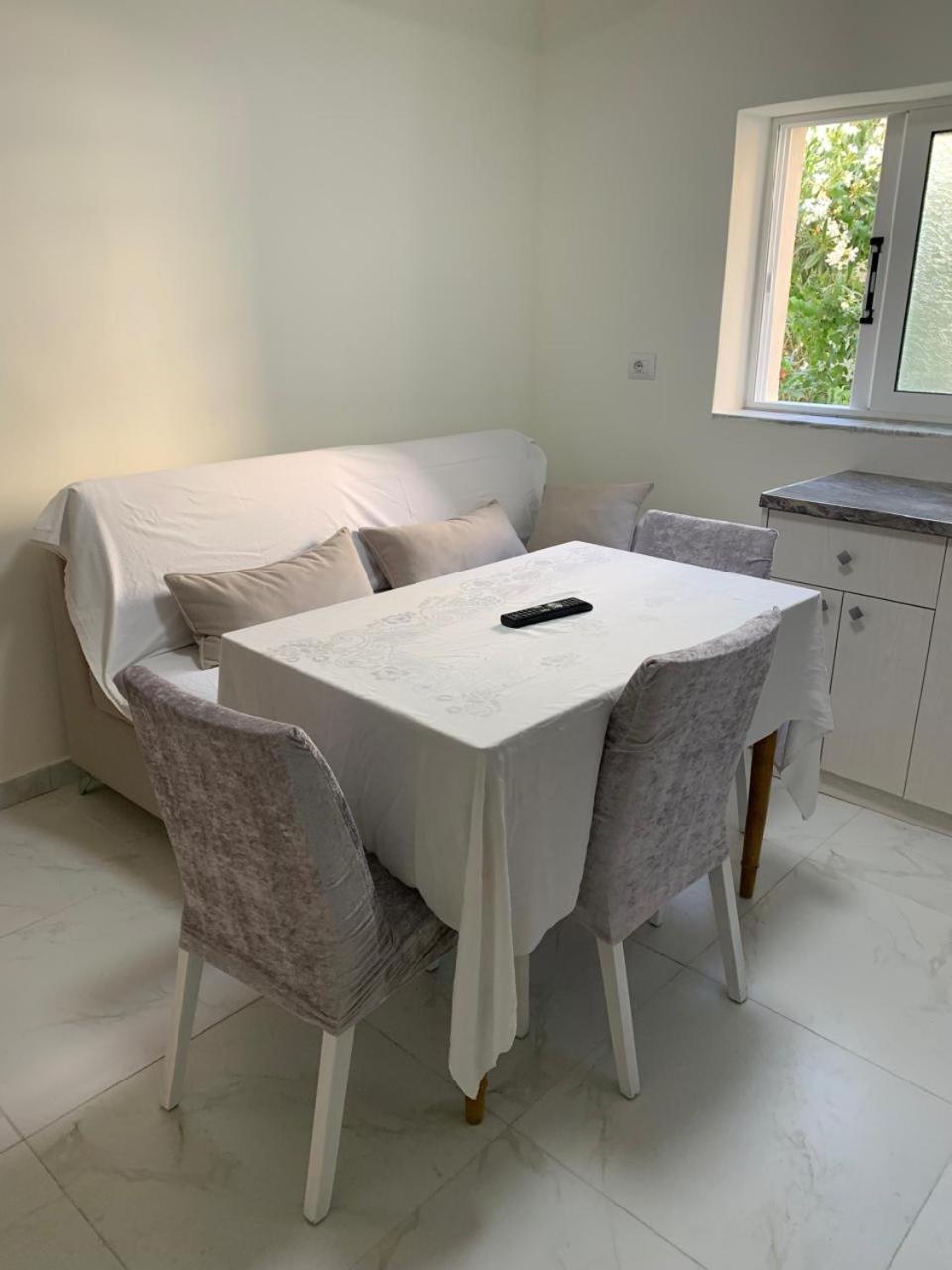 Angjelo Apartments Sarande Ruang foto