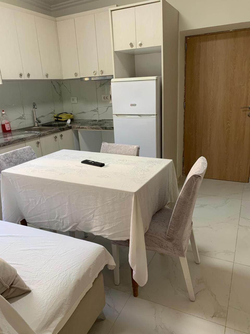 Angjelo Apartments Sarande Ruang foto
